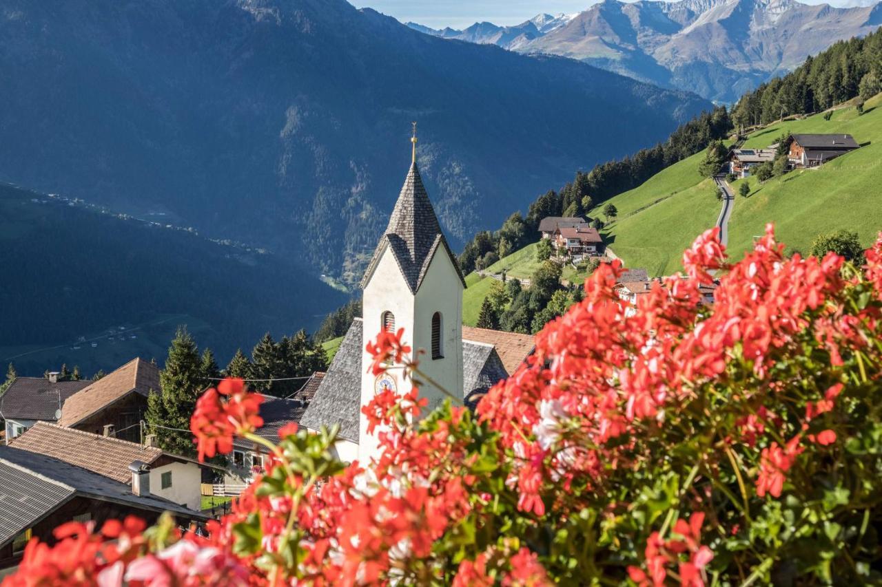 Tonigbauernhof Blumenwiese Schenna Bagian luar foto