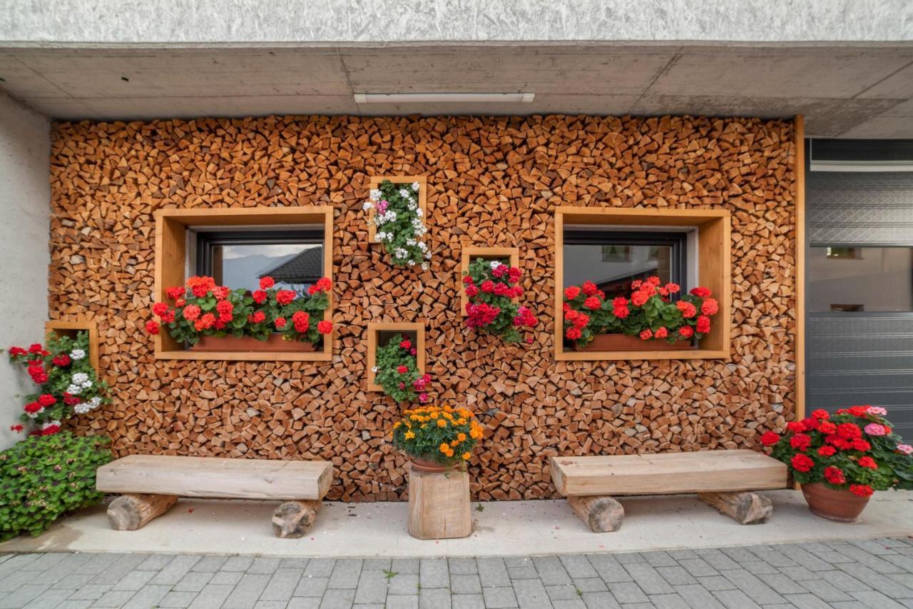 Tonigbauernhof Blumenwiese Schenna Bagian luar foto
